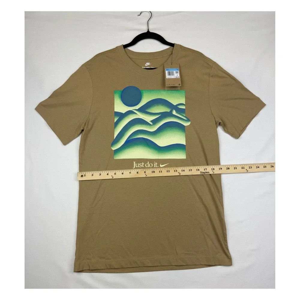 Nike Mens Just Do It Graphic T-Shirt Khaki Brown HJ0784-297 Medium NWT